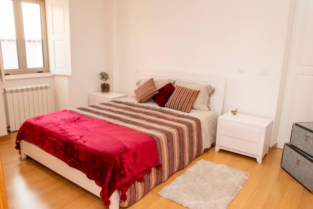 Beautiful Cozy Near Nazare, Leiria&batalha Holiday home