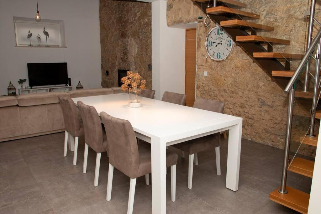 Beautiful Cozy Near Nazare, Leiria&batalha Juncal (Leiria)